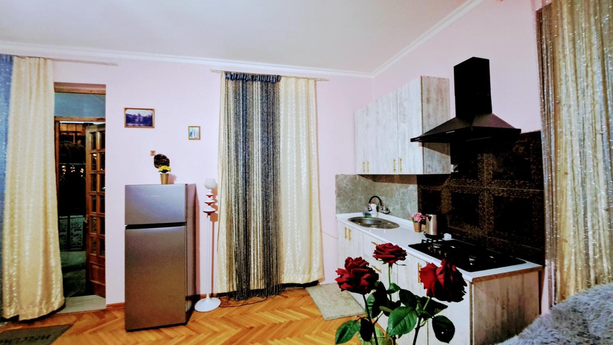 Apartment With A Nice Terrace In Old City Center Тбилиси Экстерьер фото